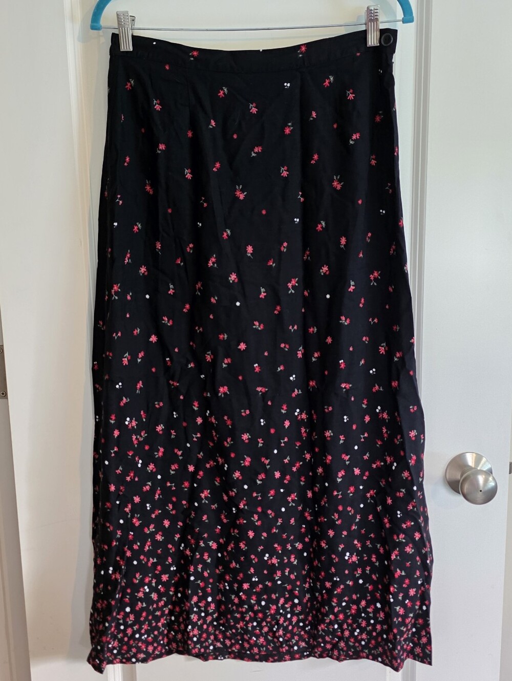 Vintage 90s Christopher & Banks Ditsy Floral Red On Black Midi Skirt